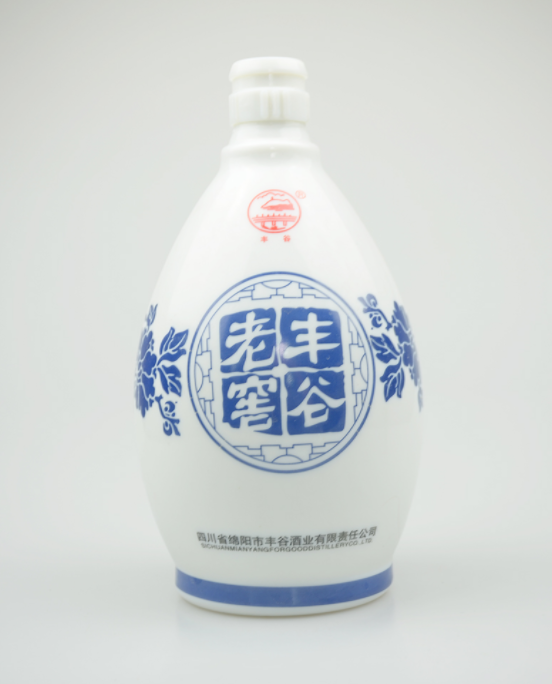 烤花玻璃酒瓶.png 烤花玻璃酒瓶.png